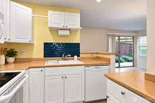 4160 178th Ln SE, Bellevue, WA 98008 - Photo 9