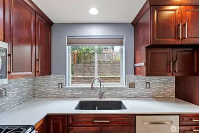 1673 Bayview Drive W, Bremerton, WA 98312 - Photo 9
