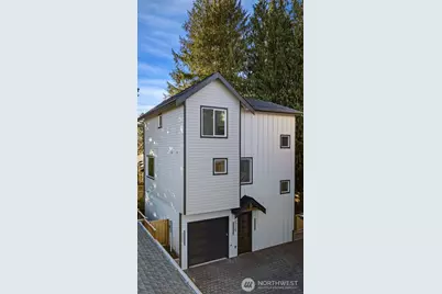 2725 Belvidere Avenue SW, Seattle, WA 98126 - Photo 1