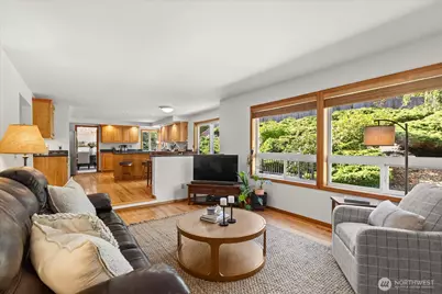 18404 Homeview Drive, Edmonds, WA 98026 - Photo 13