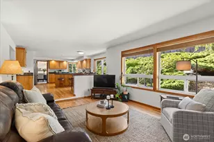 18404 Homeview Dr, Edmonds, WA 98026 - Photo 13