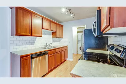 750 N 143rd Street #302, Seattle, WA 98133 - Photo 11