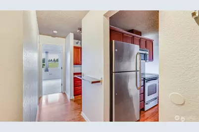 750 N 143rd Street #302, Seattle, WA 98133 - Photo 3