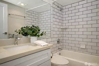 121 Vine Street #1702, Seattle, WA 98121 - Photo 15