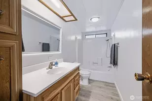 2240 W Broadway Ave, Moses Lake, WA 98837 - Photo 9