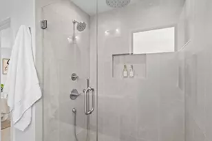 307 NW 52nd St, Seattle, WA 98107 - Photo 27