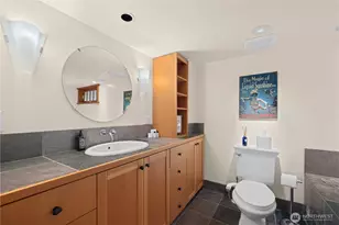 1537 Thorndyke Ave W, Seattle, WA 98199 - Photo 27