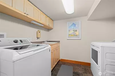 1537 Thorndyke Avenue W, Seattle, WA 98199 - Photo 29