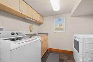 1537 Thorndyke Ave W, Seattle, WA 98199 - Photo 29