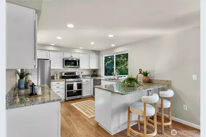 15724 SE 50th Street, Bellevue, WA 98006 - Photo 9