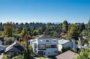 9255 Greenwood Ave N, Seattle, WA 98103 - Photo 9