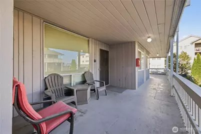 219 5th Street, Puyallup, WA 98372 - Photo 3