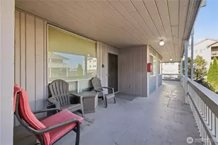 219 5th St, Puyallup, WA 98372 - Photo 3
