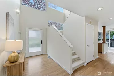 613 Bellevue Way SE, Bellevue, WA 98004 - Photo 3