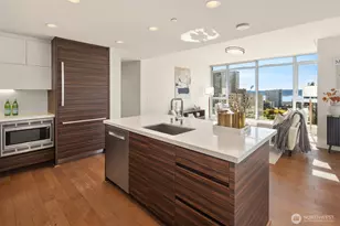 588 Bell St, Seattle, WA 98121 - Photo 9