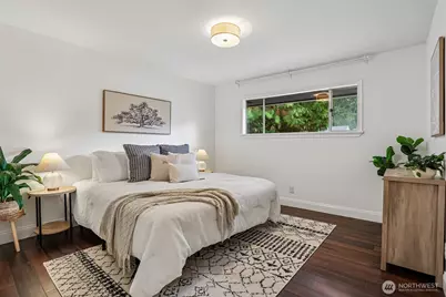 13717 N Stone Avenue, Seattle, WA 98133 - Photo 11