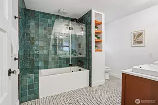 13717 N Stone Ave, Seattle, WA 98133 - Photo 9