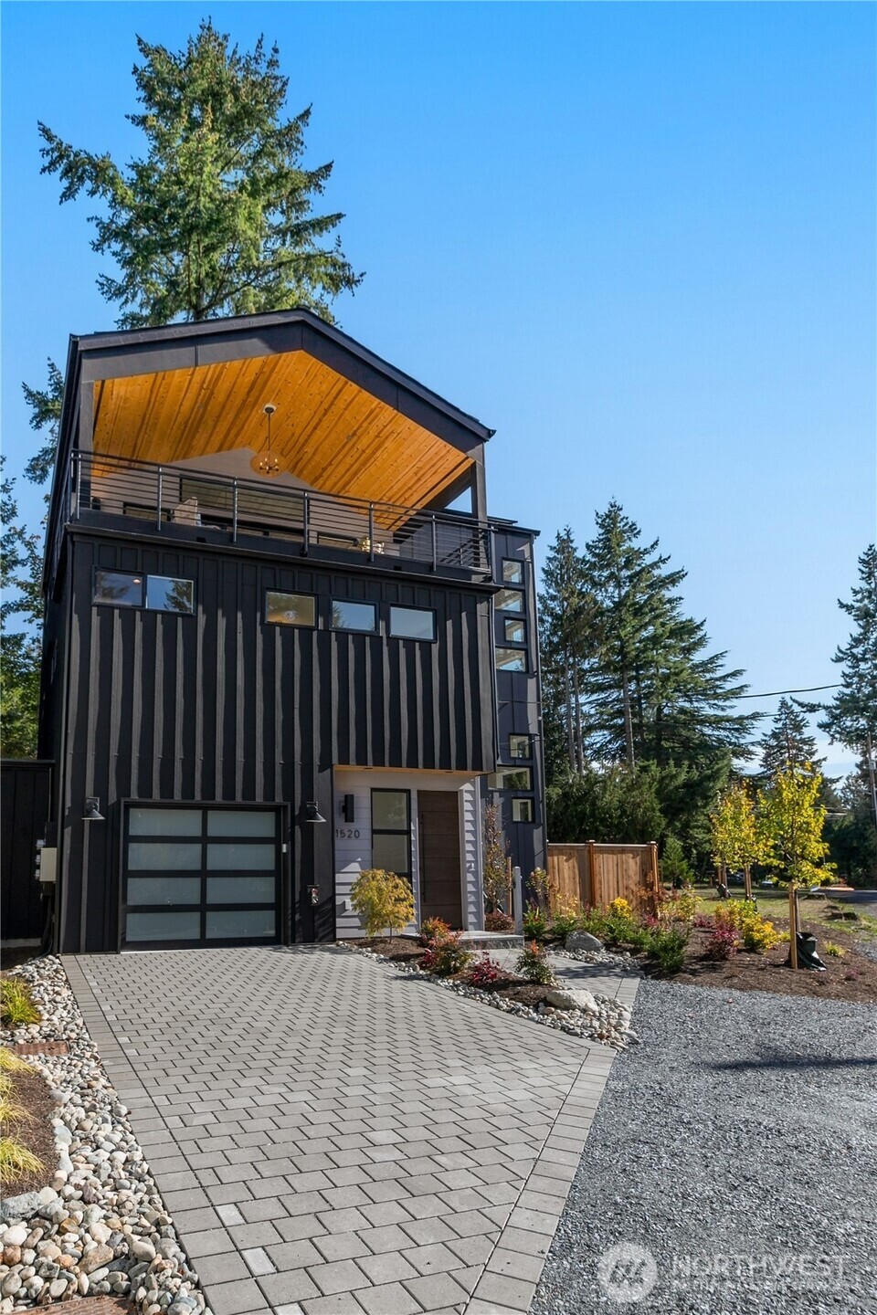 1520 NE 113th St, Seattle, WA 98125 - MLS 2589911 - Coldwell Banker