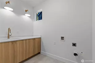 1520 NE 113th St, Seattle, WA 98125 - Photo 17