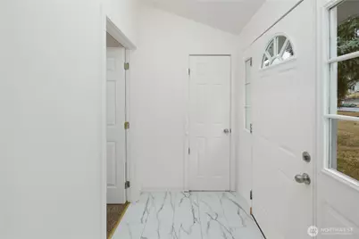 213 E Vashon Ave, Port Angeles, WA 98362 - Photo 31