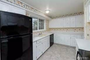 213 E Vashon Ave, Port Angeles, WA 98362 - Photo 13