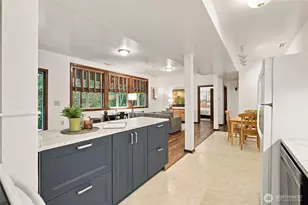 8025 45th Ave NE, Seattle, WA 98115 - Photo 19