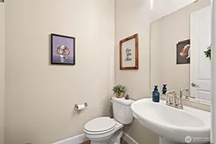 10592 Treasure Dr, Silverdale, WA 98383 - Photo 17