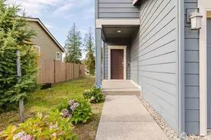 6453 Hornet Cir NE, Bremerton, WA 98311 - Photo 3