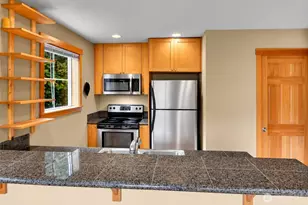 5252 12th Ave NE, Seattle, WA 98105 - Photo 5