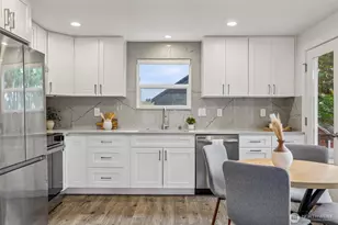10510 Linden Ave N, Seattle, WA 98133 - Photo 11