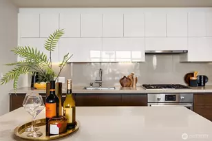 583 Battery St, Seattle, WA 98121 - Photo 13