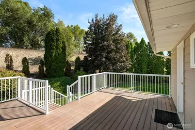 927 Easy Street NE, Moses Lake, WA 98837 - Photo 5