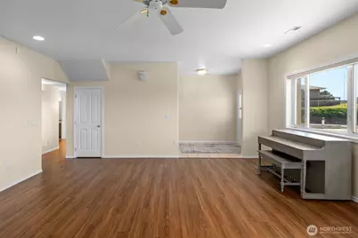 927 Easy Street NE, Moses Lake, WA 98837 - Photo 9