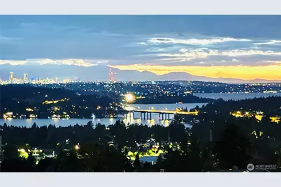 4551 135th Avenue SE, Bellevue, WA 98006 - Photo 1