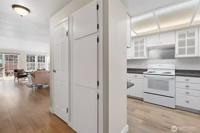 2536 N Narrows Drive #10, Tacoma, WA 98406 - Photo 5