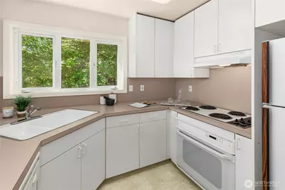 9210 Parkwood Ridge Road, Mercer Island, WA 98040 - Photo 27