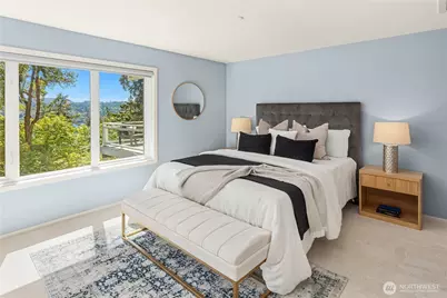 9210 Parkwood Ridge Road, Mercer Island, WA 98040 - Photo 15