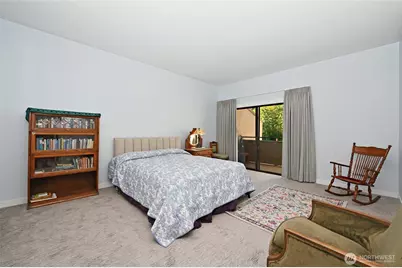 6710 Parkpoint Way NE #E-402, Seattle, WA 98115 - Photo 21