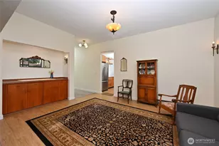 6710 Park Point Way NE, Seattle, WA 98115 - Photo 9