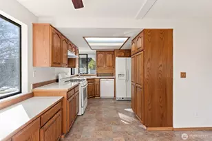3805 224th Pl SW, Mountlake Terrace, WA 98043 - Photo 13