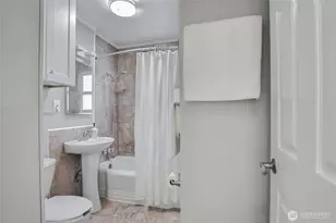12119 24th St E, Edgewood, WA 98372 - Photo 17
