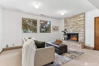 13604 SE 1st Street, Bellevue, WA 98005 - Photo 19