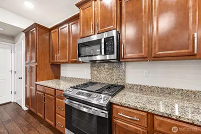 2733 197th Lane SW #B, Lynnwood, WA 98036 - Photo 5