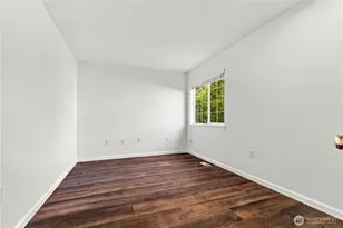 22634 NE 4th Pl, Sammamish, WA 98074 - Photo 19