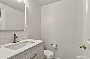 22634 NE 4th Pl, Sammamish, WA 98074 - Photo 21