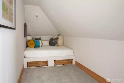 2423 8th Avenue W, Seattle, WA 98119 - Photo 29