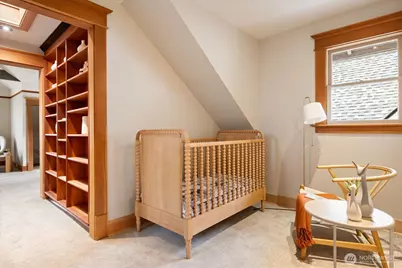 2423 8th Avenue W, Seattle, WA 98119 - Photo 23