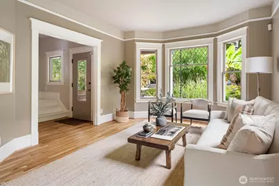 2423 8th Avenue W, Seattle, WA 98119 - Photo 5
