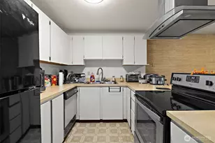 4008 S 158th St, Tukwila, WA 98188 - Photo 5