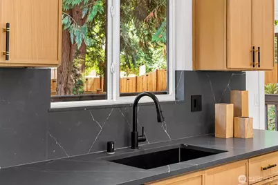17001 NE 35th Street, Bellevue, WA 98008 - Photo 9